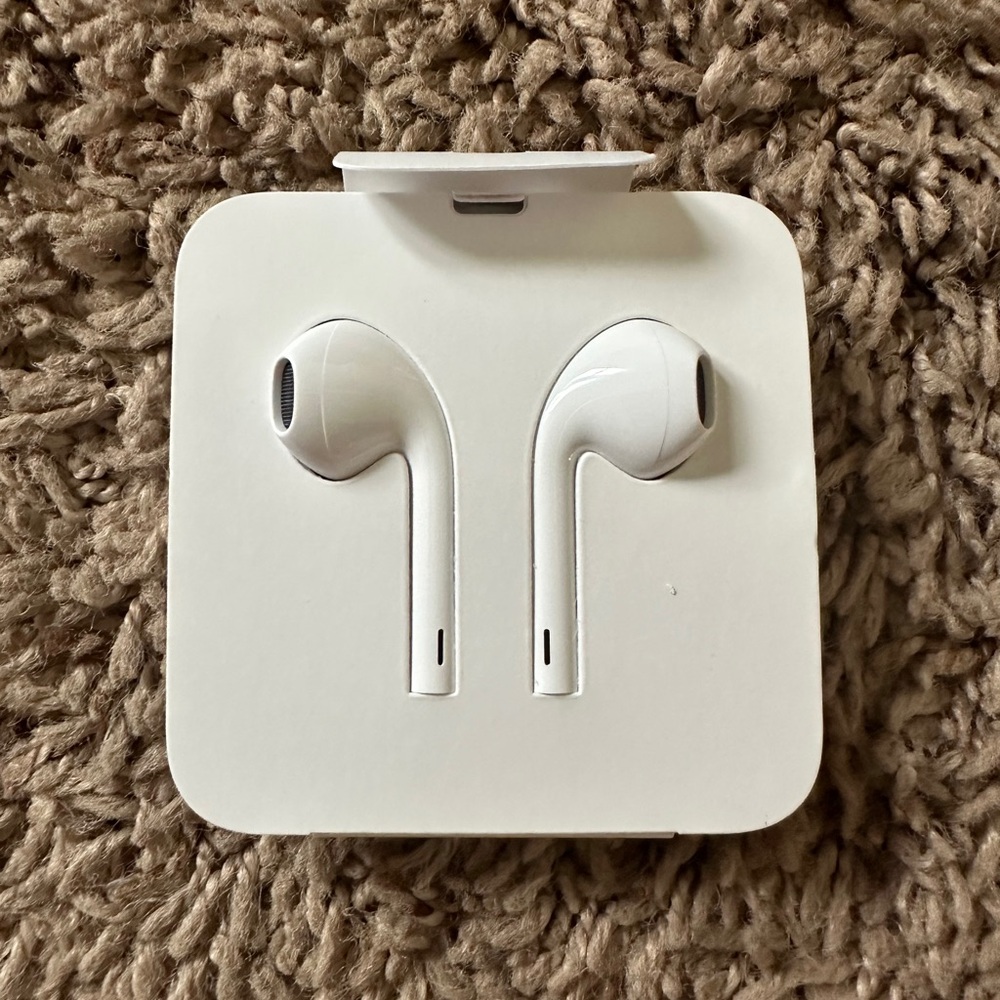 Apple EarPods Earbuds Headphones (New)